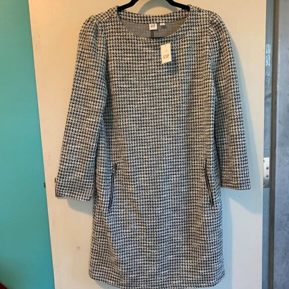 New earring, geometric, statement, matt finished metal, on trend, black gold - Picture 5 of 16